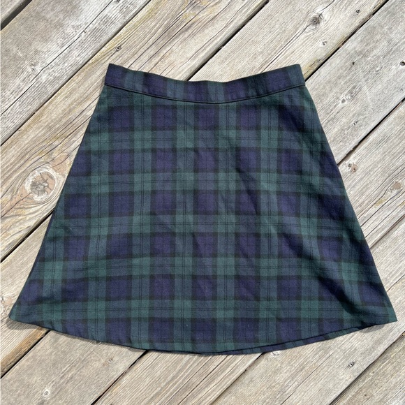 BRANDY MELVILLE Jocelyn tartan green skirt size 26” - Picture 10 of 11
